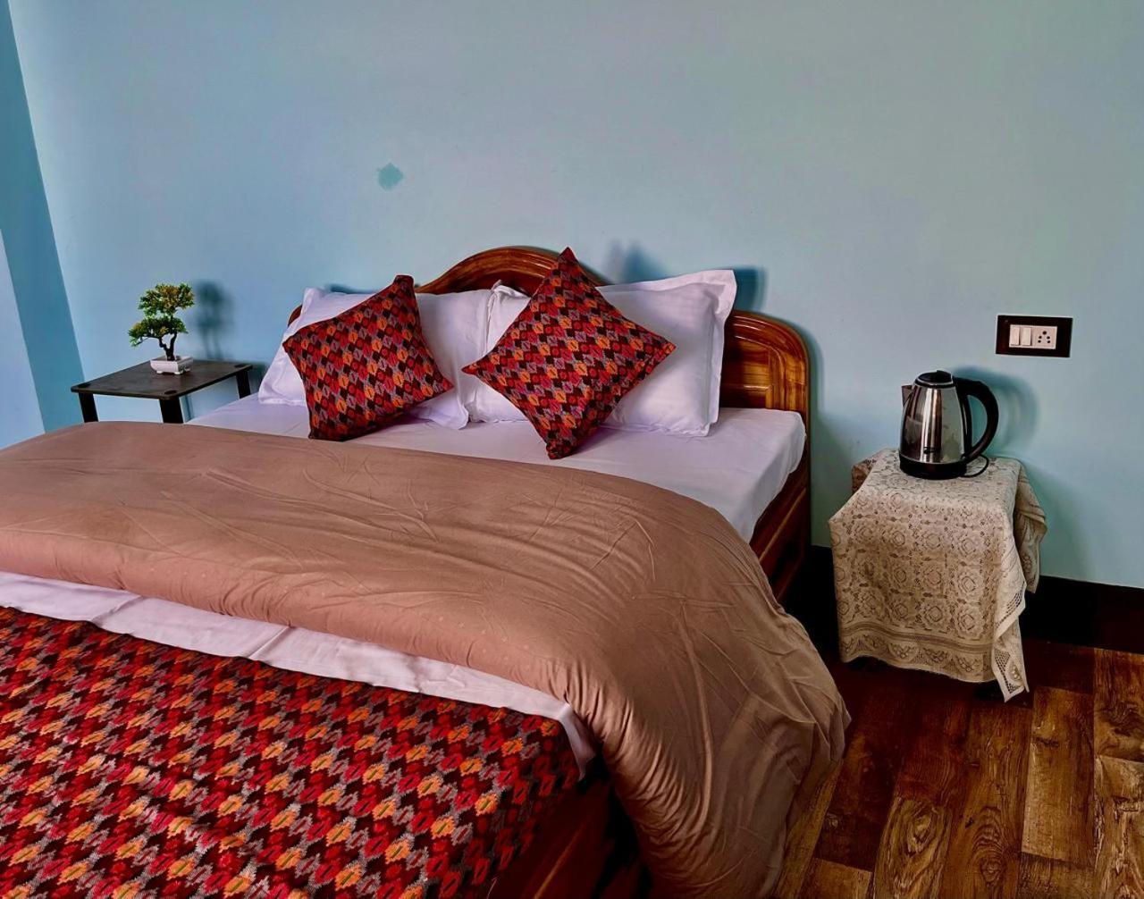 Forest Lodge - 80 Mts From Mall Road Darjeeling  Exterior photo